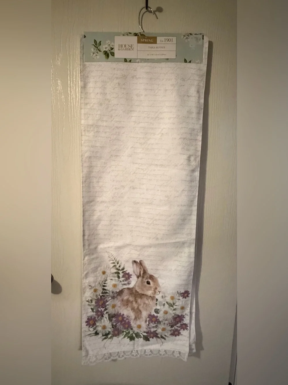 House & Garden table runner